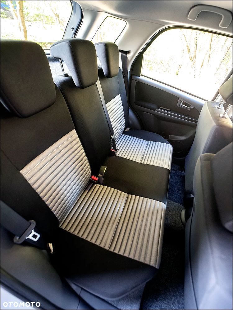 Suzuki SX4 - 33