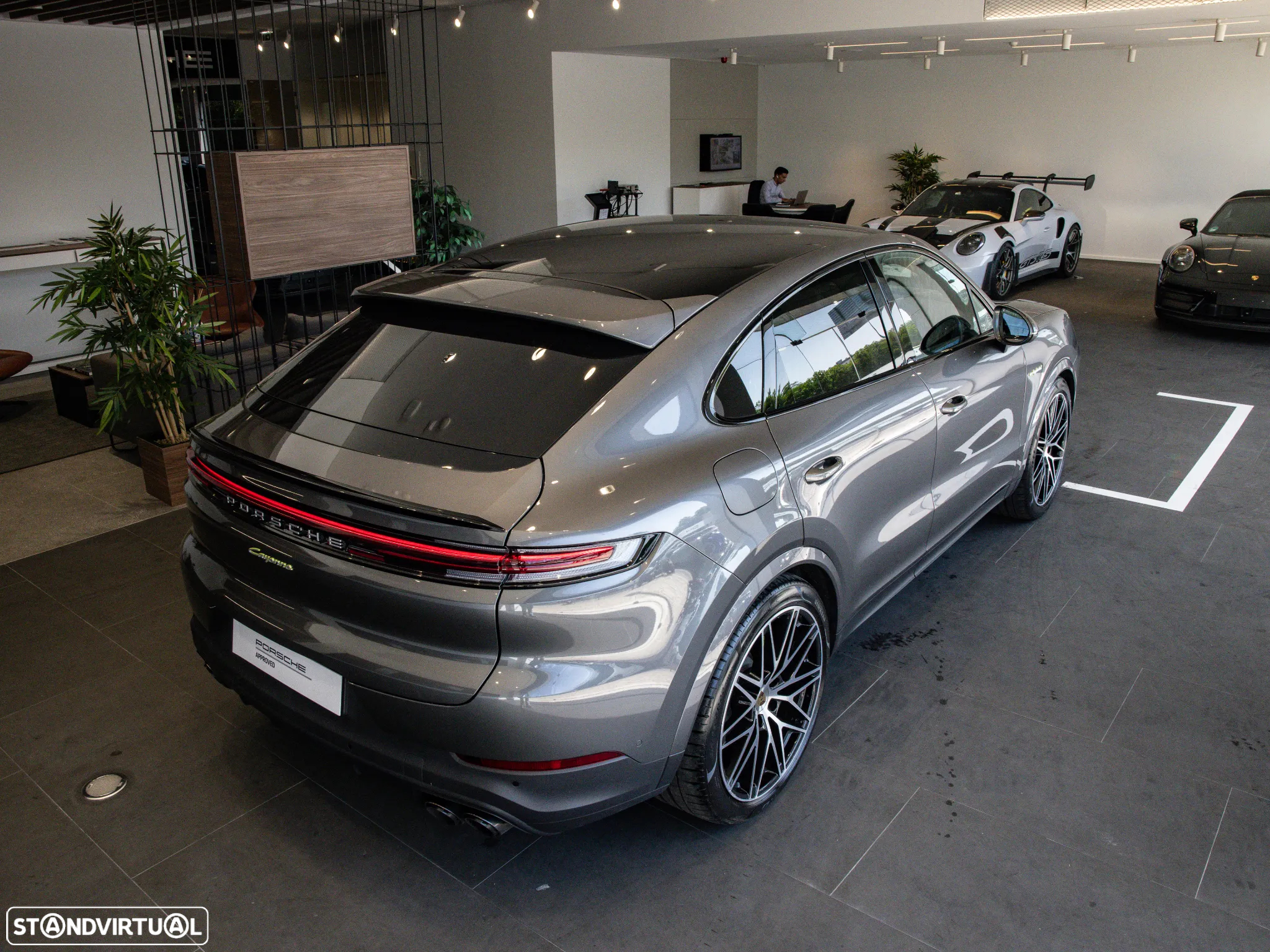 Porsche Cayenne Coupé E-Hybrid - 7