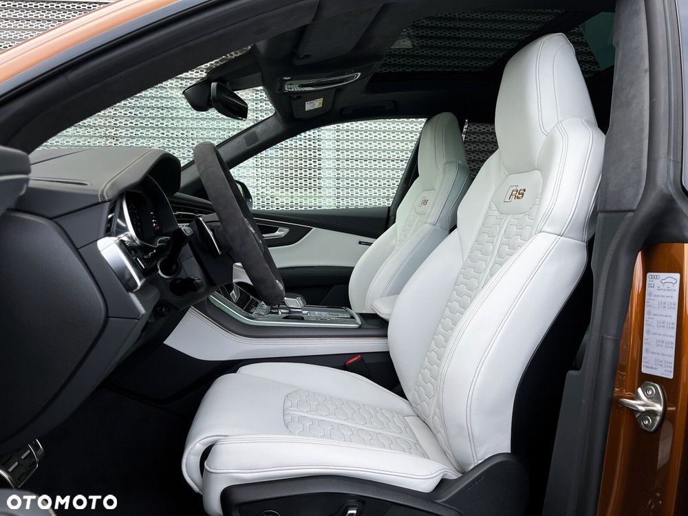 Audi RS Q8 - 16