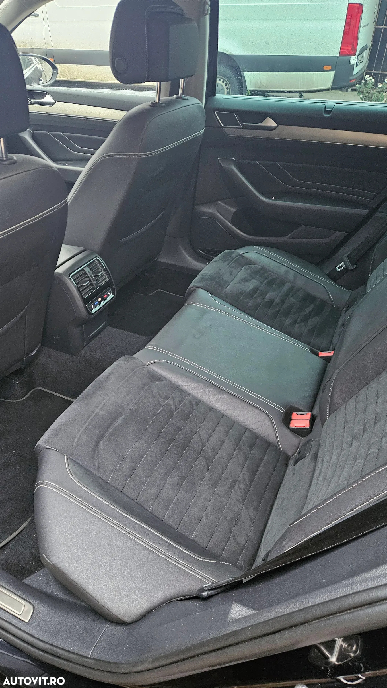 Volkswagen Passat Variant 2.0 TSI OPF DSG Elegance - 11