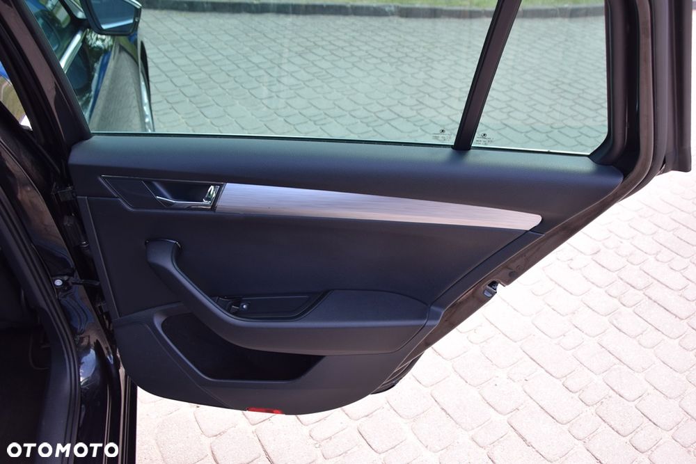 Skoda Superb 2.0 TDI Active DSG7 - 31
