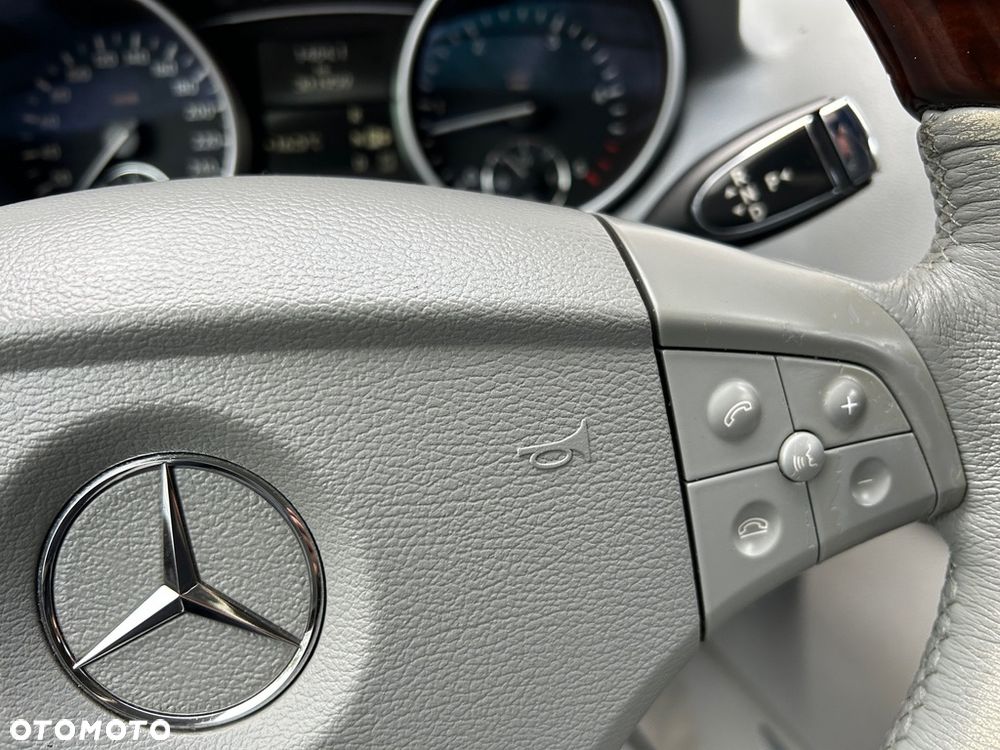 Mercedes-Benz ML 320 CDI 4Matic 7G-TRONIC Edition 10 - 23