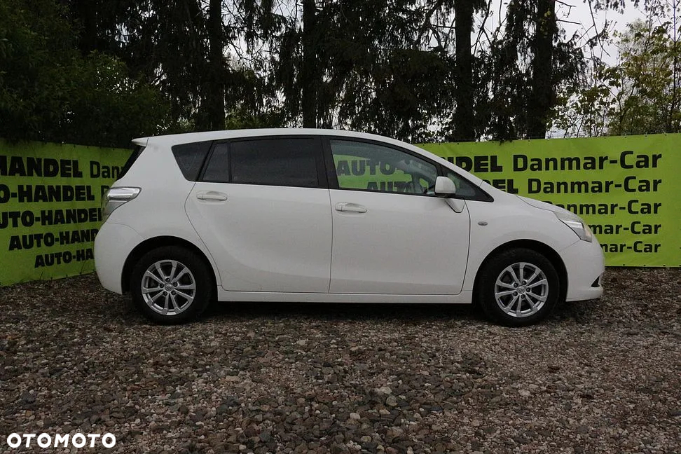 Toyota Verso 1.6 Premium - 9