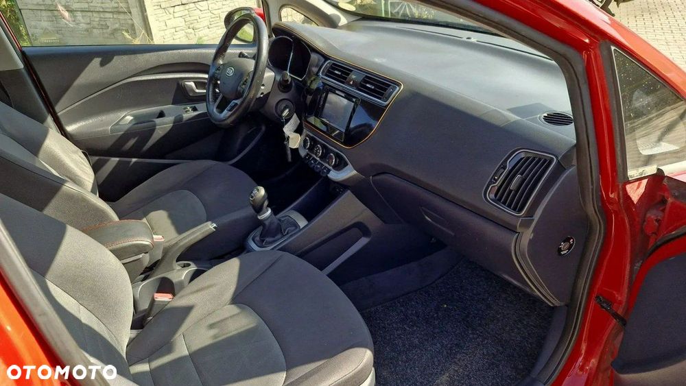Kia Rio 1.4 crdi Business Line - 13