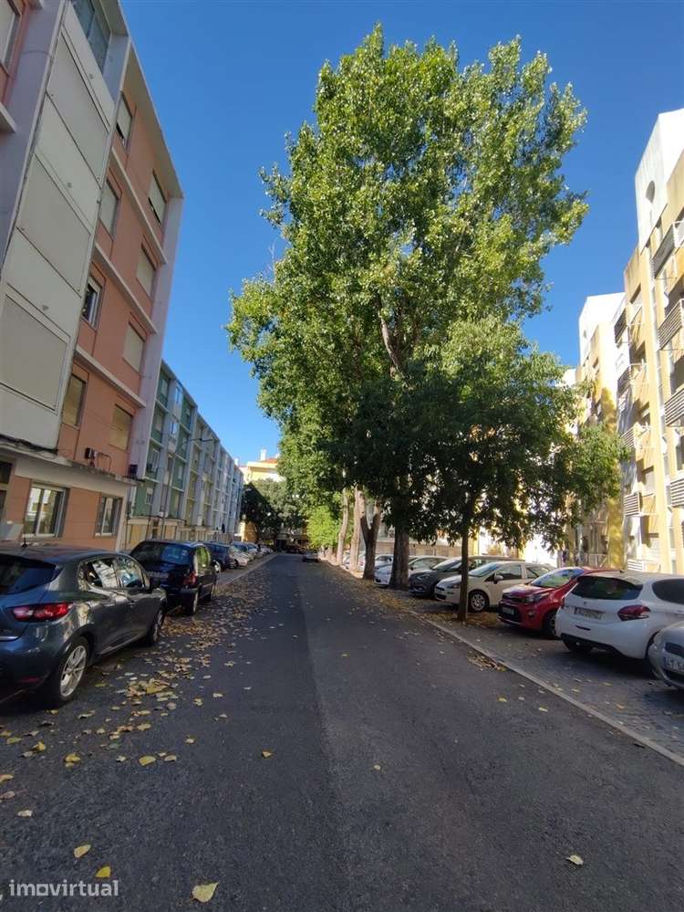 Excelente Apartamento T2 totalmente renovado em uma localização privil - Grande imagem: 2/31