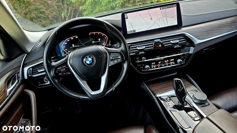 BMW Seria 5 520d Luxury Line sport - 39