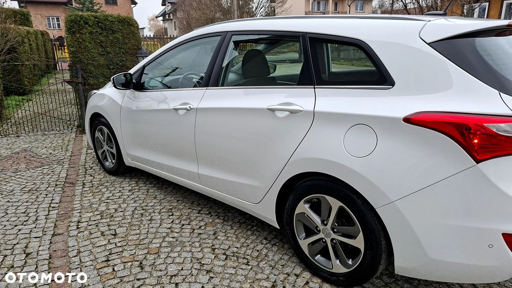 Hyundai i30 1.4 BlueDrive Comfort - 13