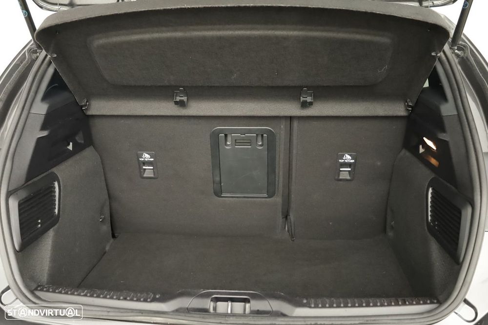 Ford Focus 1.0 EcoBoost MHEV ST-Line X - 23