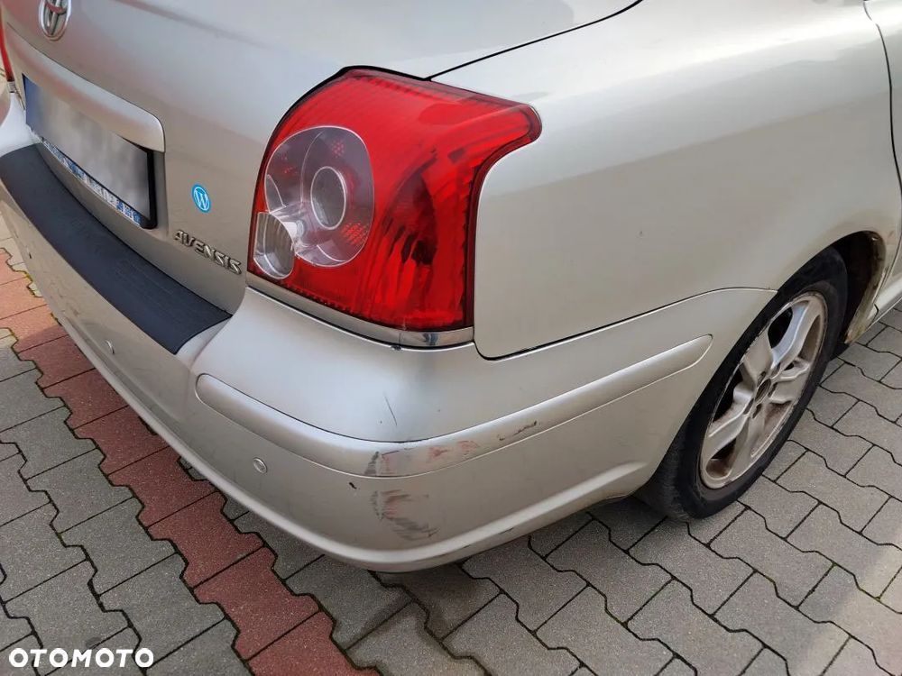 Toyota Avensis 1.8 VVT-i Sol - 9