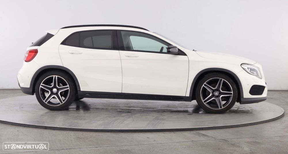 Mercedes-Benz GLA 220 CDi AMG Line - 12