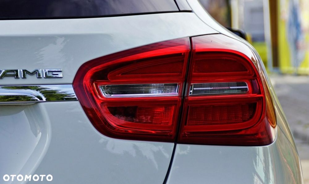 Mercedes-Benz GLA 180 d 7G-DCT AMG Line - 16