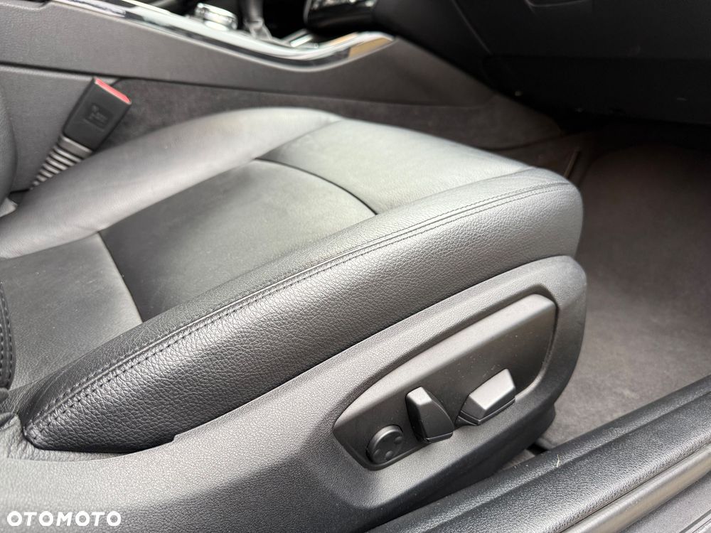 BMW Seria 5 525d - 33