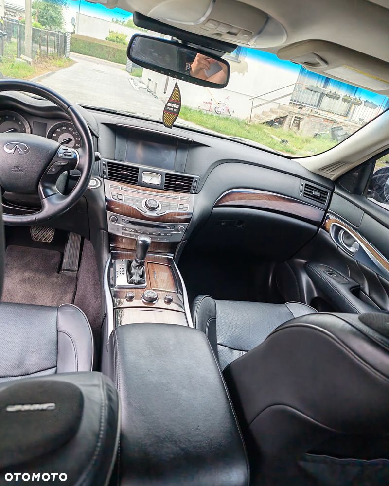 Infiniti Q70 - 4