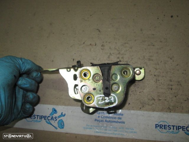 Fecho 90452392 SAAB 900 1995 TD MANUAL - 2