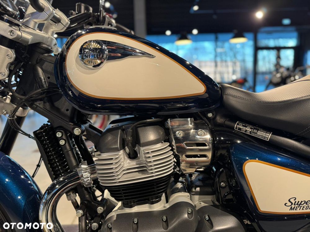 Royal Enfield Super Meteor - 4