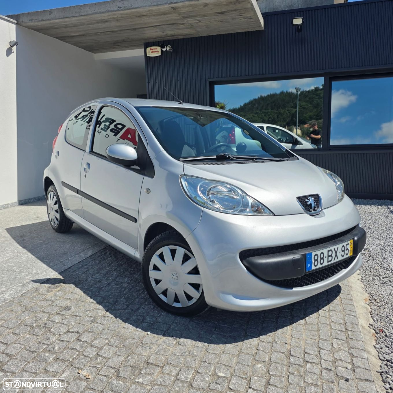 Peugeot 107 1.0 Trendy 2 Tronic - 4