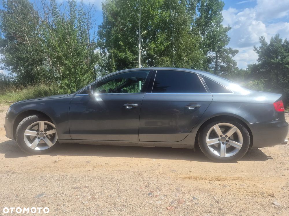 Audi A4 Limousine - 4
