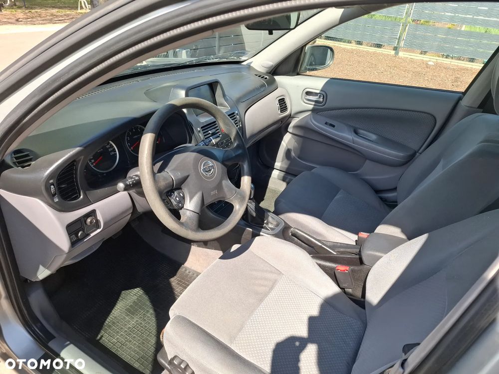 Nissan Almera 1.5 acenta PLUS - 12