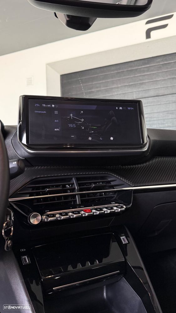 Peugeot 208 1.2 Hybrid Allure e-DCS6 - 6