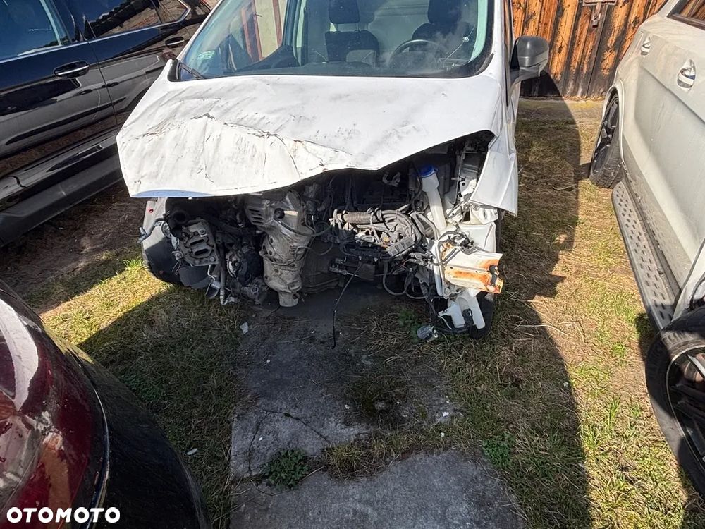 Ford transit courier - 18
