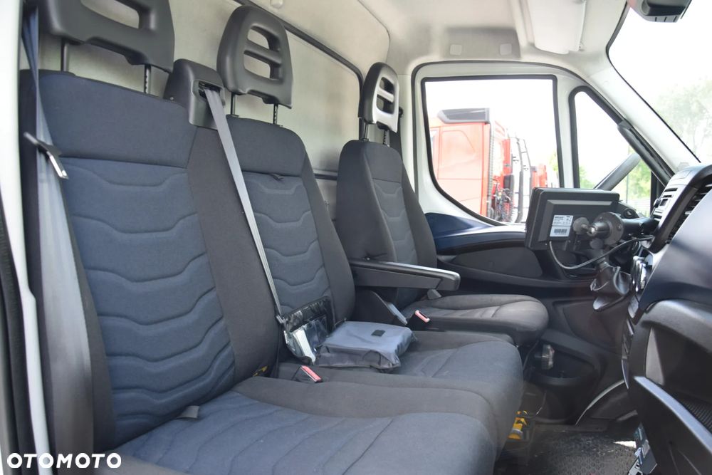 Iveco DAILY 70C18 / 3.0 - 180 KM / AUTOMAT HI-MATIC / 3 OSOBY / CHŁODNIA - MROŹNIA 4,55 M / FRIGOBLOCK / WINDA SORENSEN / KLIMA / TEMPOMAT / KAMERA COFANIA / REGULOWANE ZAWIESZENIE / SERWISOWANY / SPROWADZONY Z NIEMIEC - 39