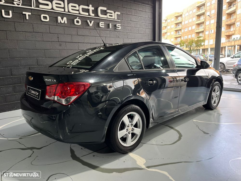 Chevrolet Cruze SW - 8