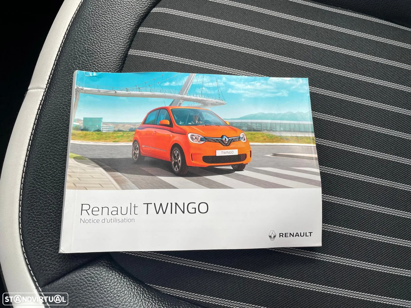 Renault Twingo TCE 90 EDC INTENS - 35