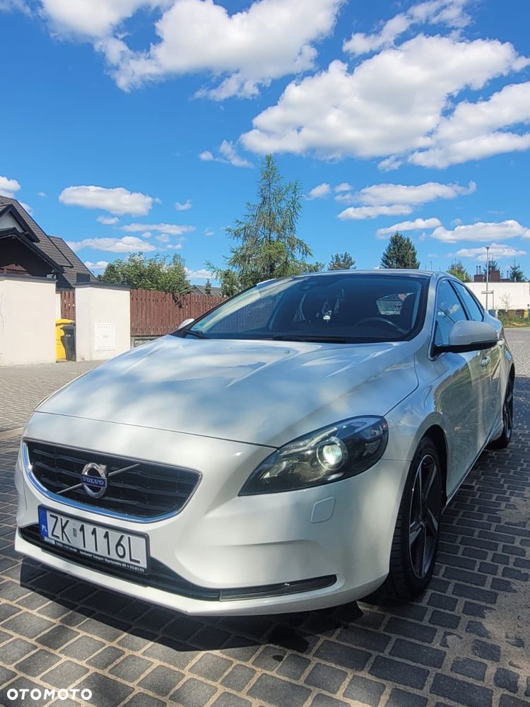Volvo V40 D3 R Design - 6