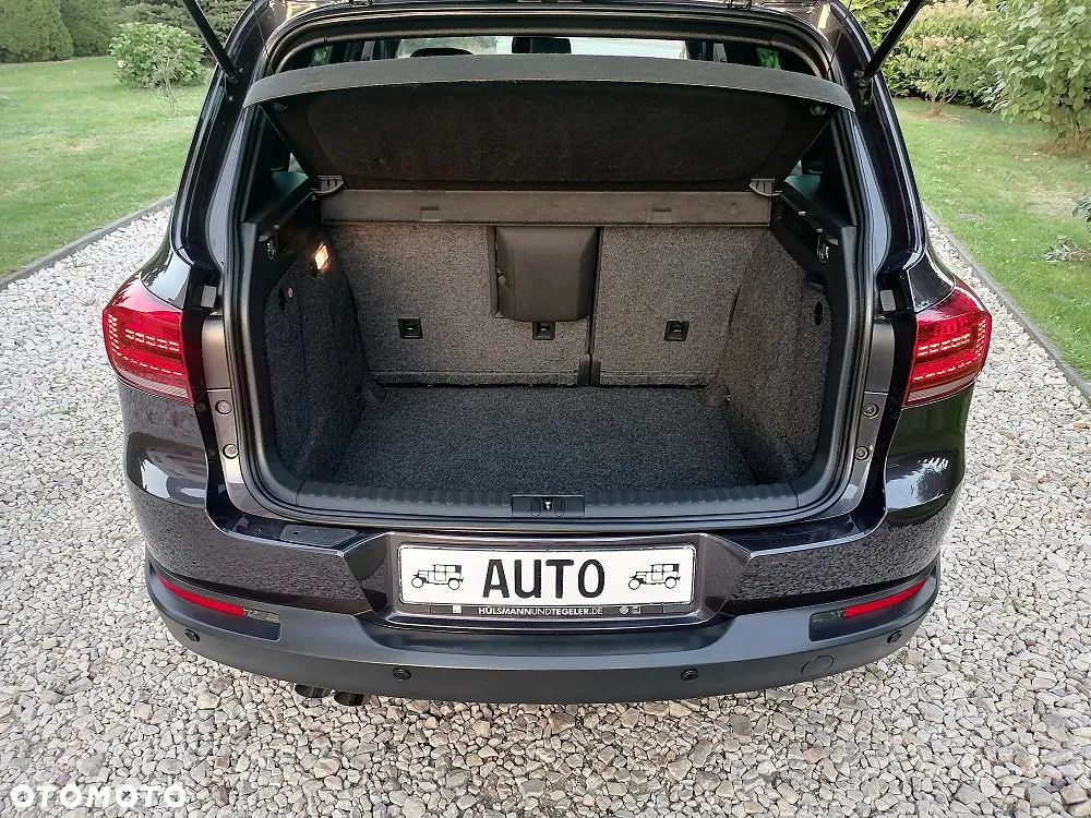 Volkswagen Tiguan 2.0 TDI DPF BlueMotion Technology Lounge Sport & Style - 34