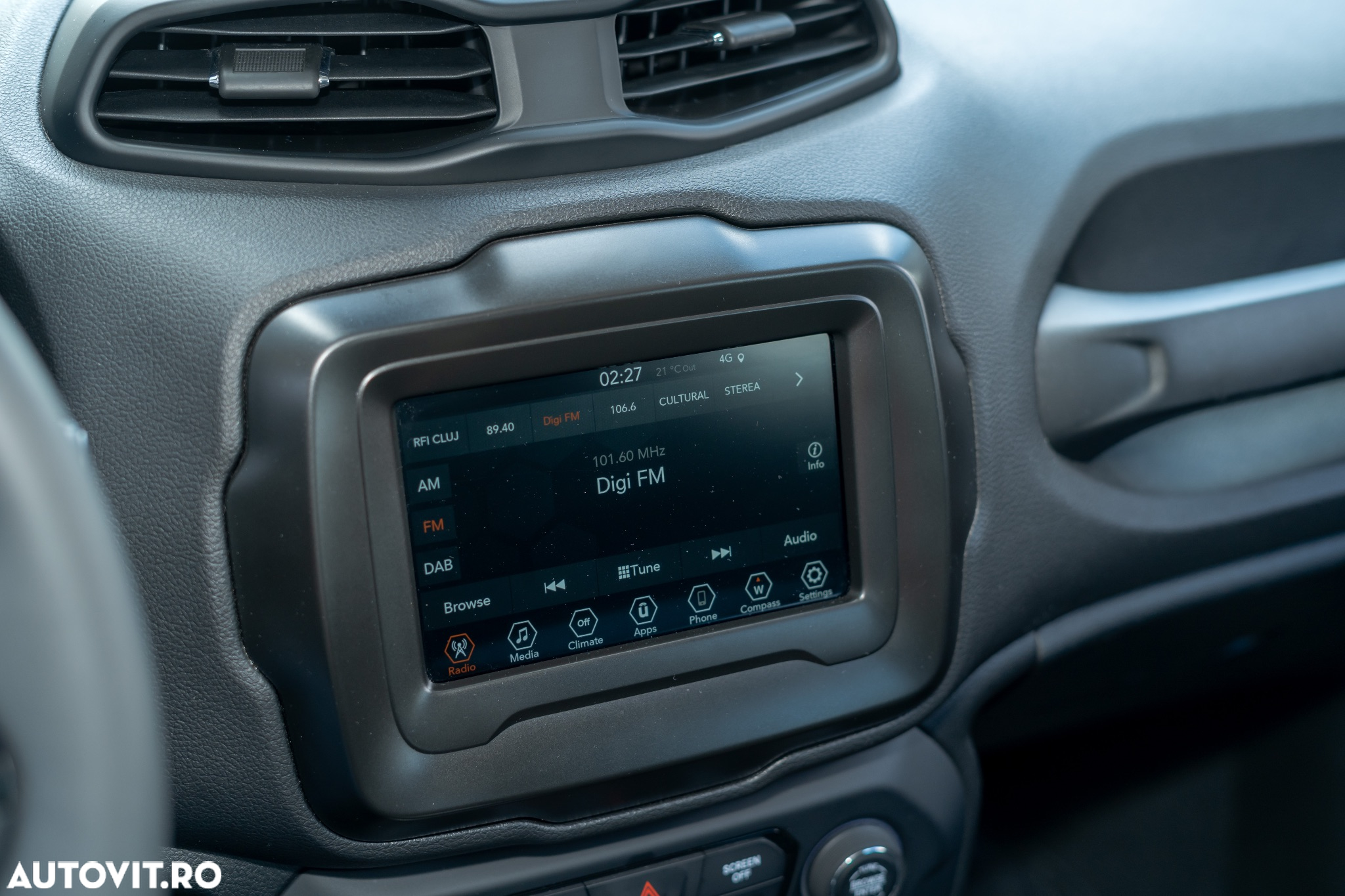 Jeep Renegade 1.0 Turbo 4x2 M6 Night Eagle - 27