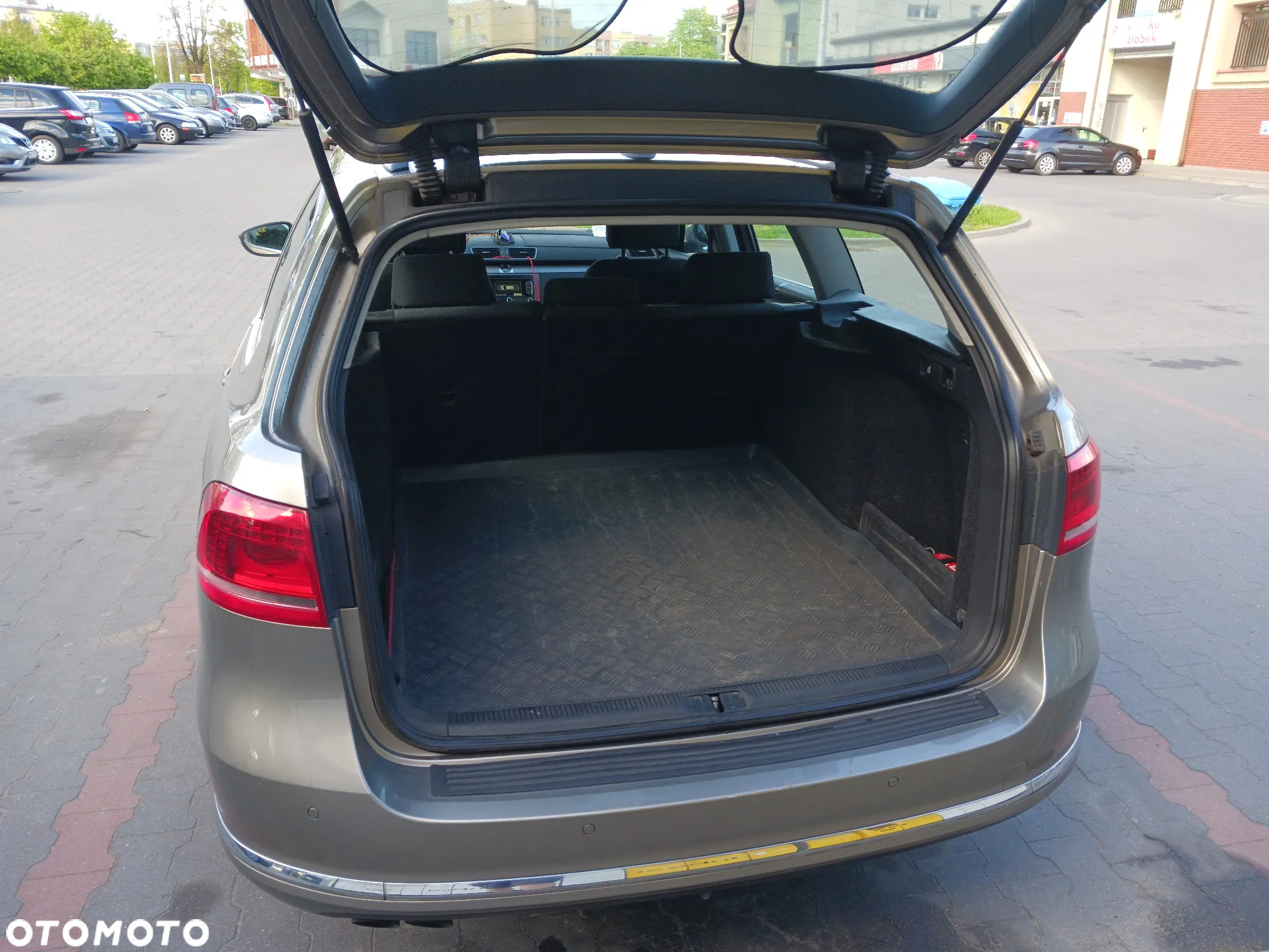 Volkswagen Passat 2.0 TDI Comfortline - 6