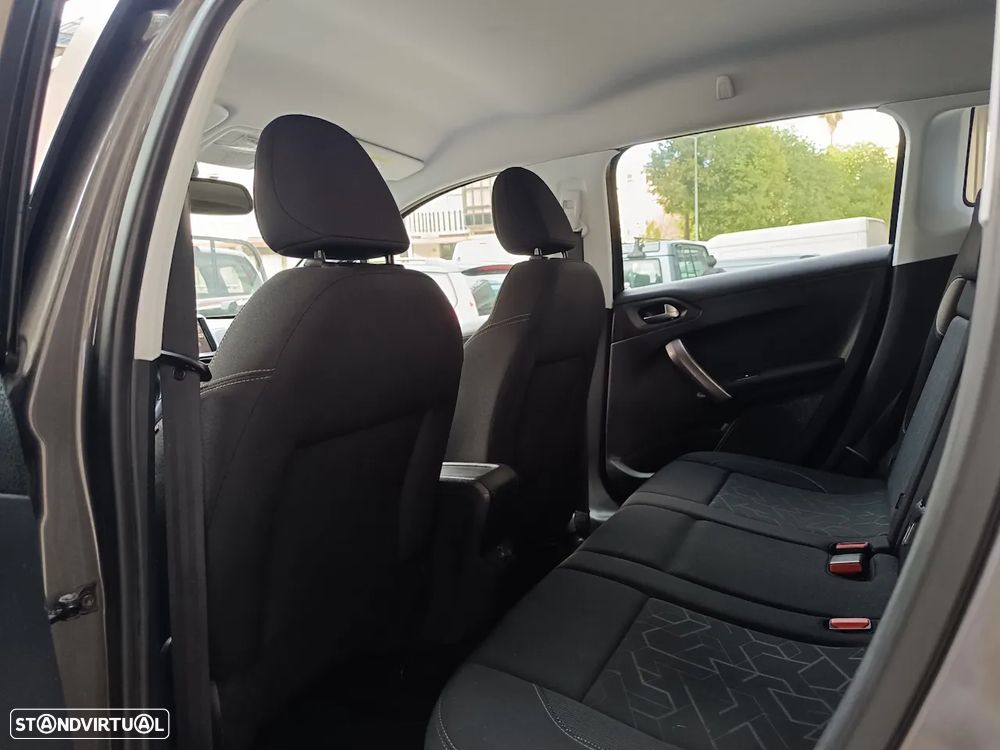 Peugeot 2008 1.2 PureTech Style - 14