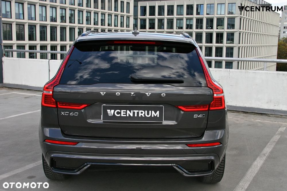 Volvo XC 60 B4 D AWD Plus Dark - 6