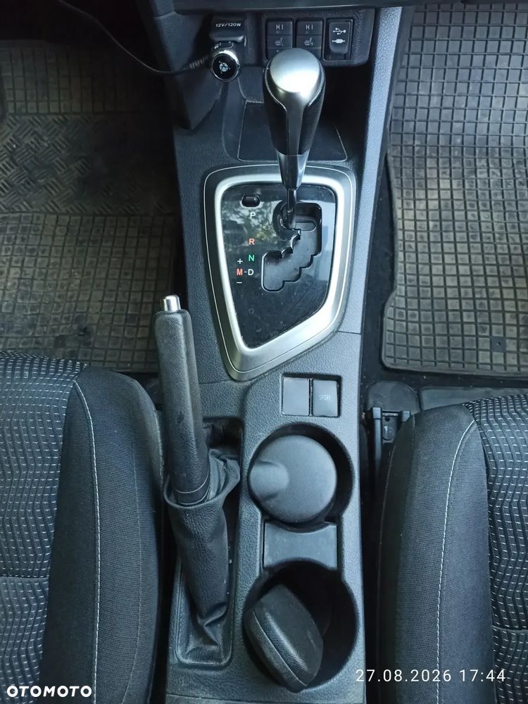 Toyota Auris 1.6 Premium MS - 17