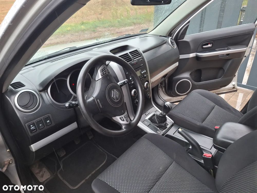 Suzuki Grand Vitara 1.9 DDiS - 13