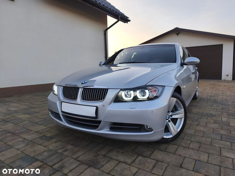 BMW Seria 3 330i - 1