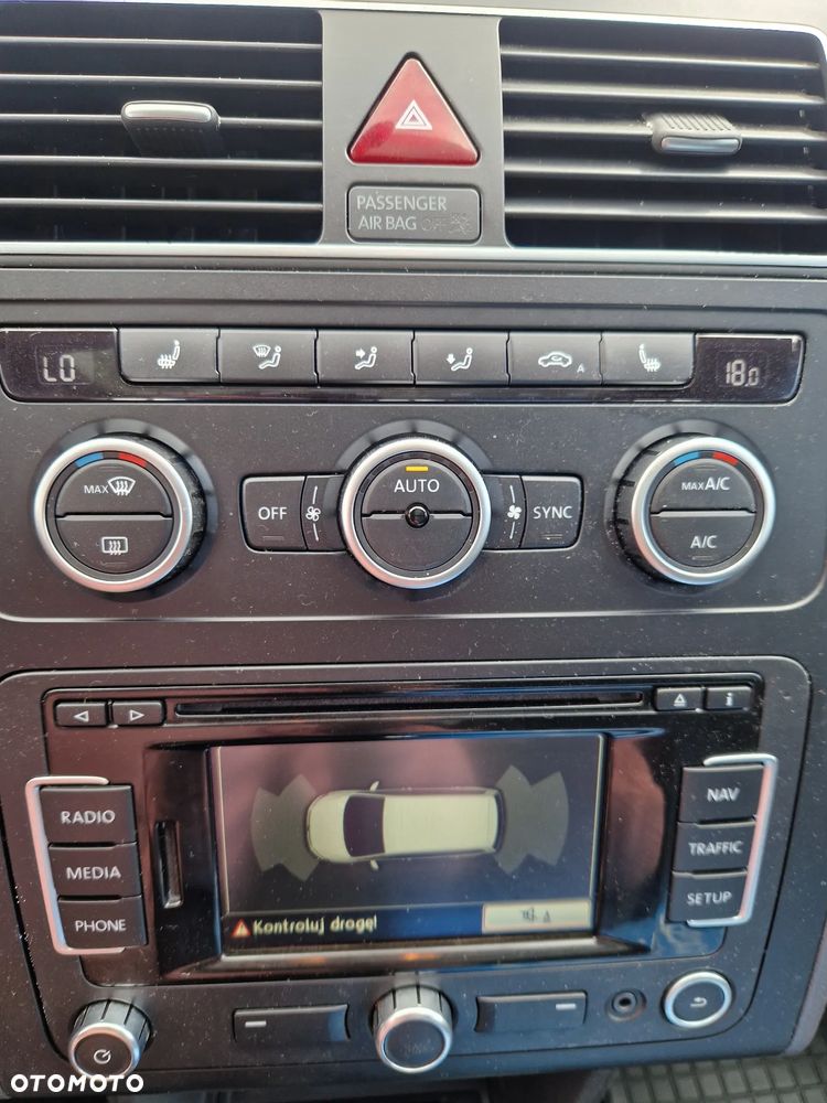 Volkswagen Touran - 17