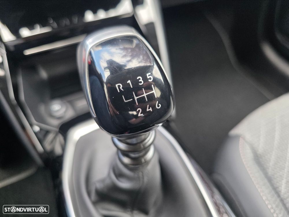 Peugeot 208 1.2 PureTech Allure Pack - 16