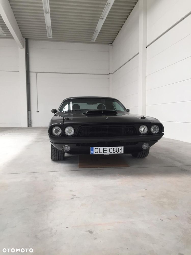Dodge Challenger - 24