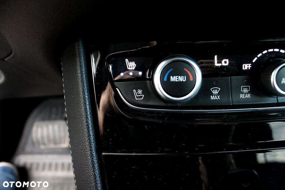 Opel Grandland X 2.0 D Start/Stop Automatik Business Innovation - 28