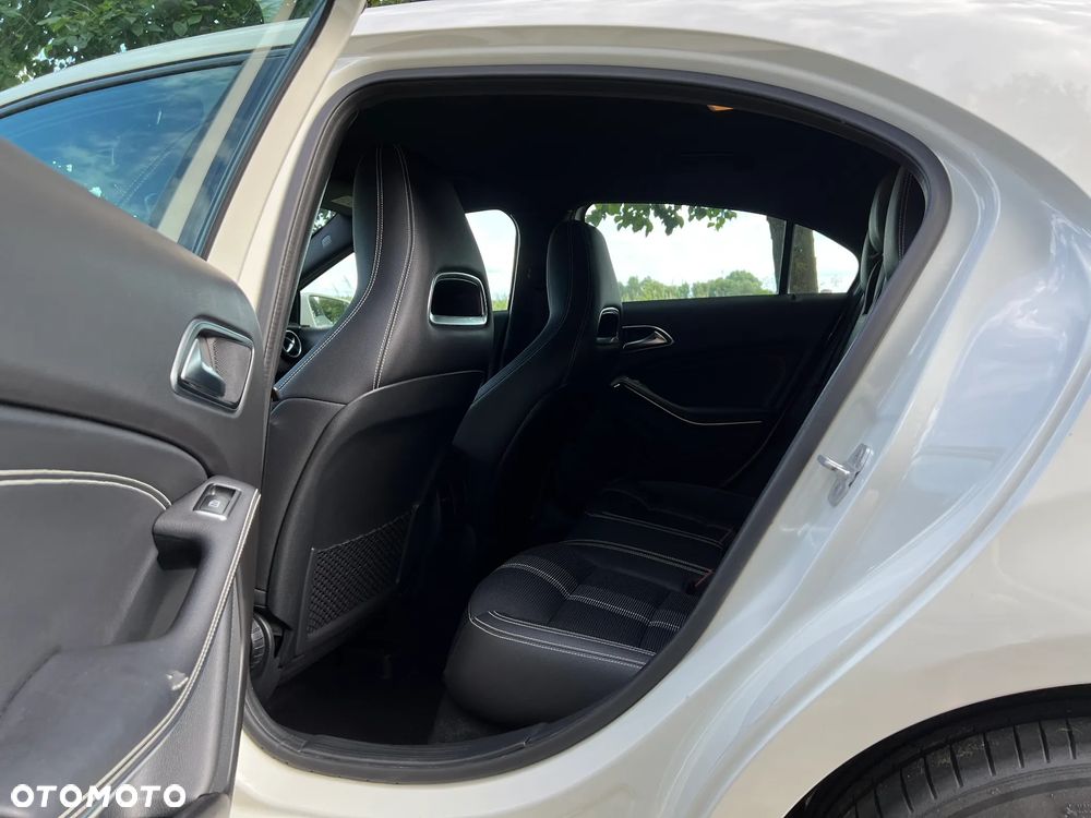 Mercedes-Benz Klasa A 200 7G-DCT Activity Edition - 9
