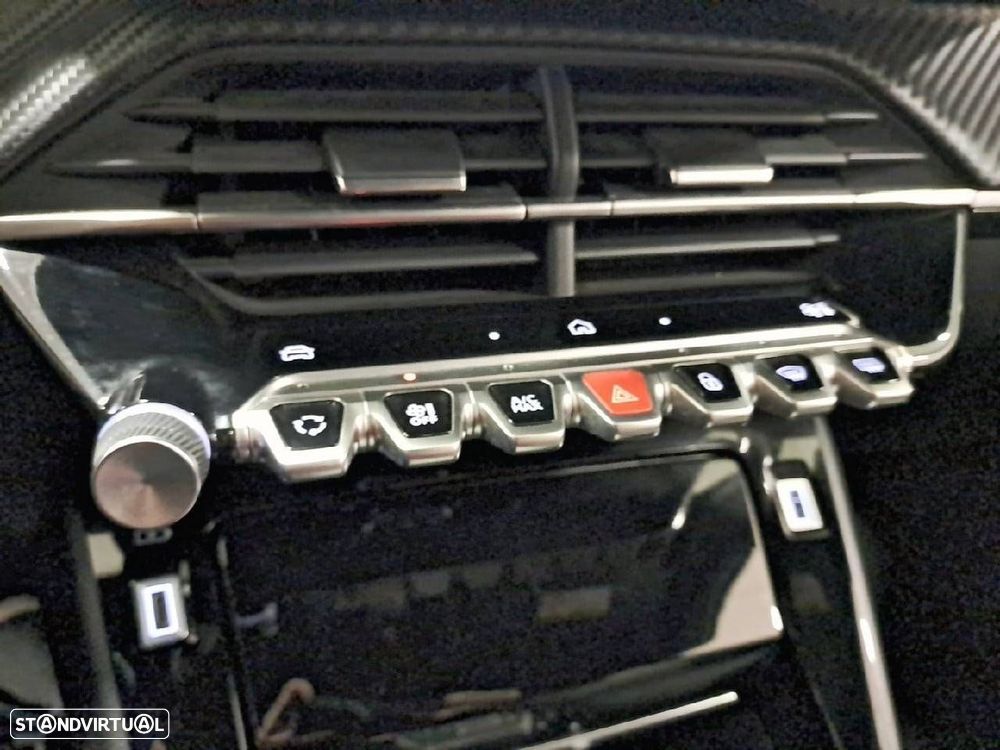 Peugeot 2008 1.2 Hybrid Allure e-DCS6 - 22