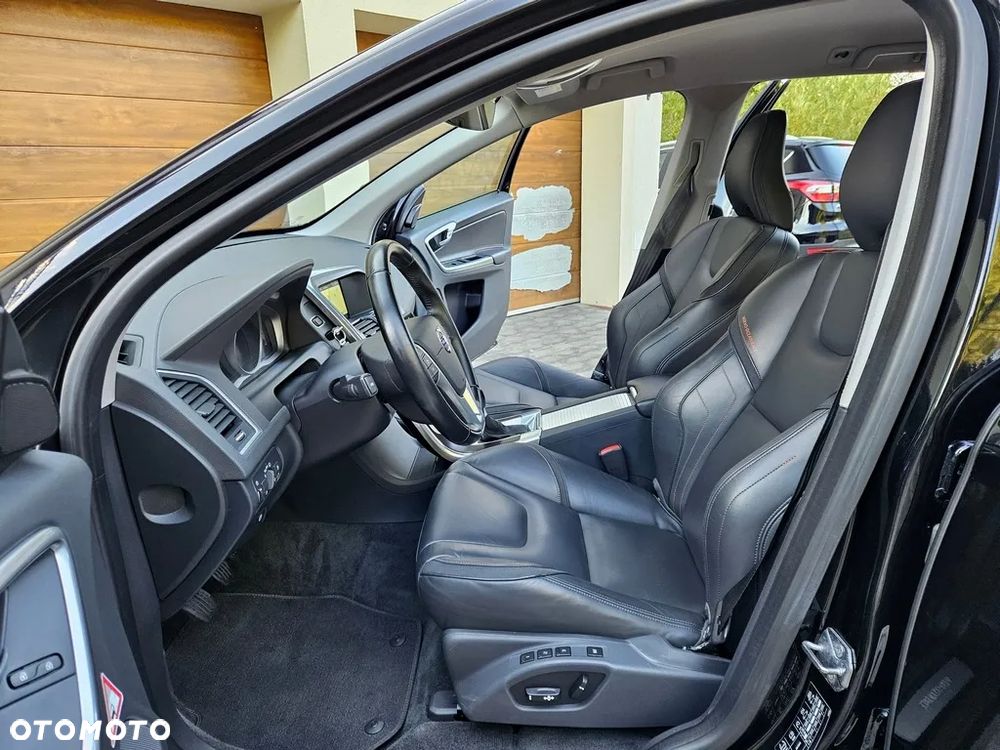 Volvo XC 60 D4 AWD Ocean Race - 18