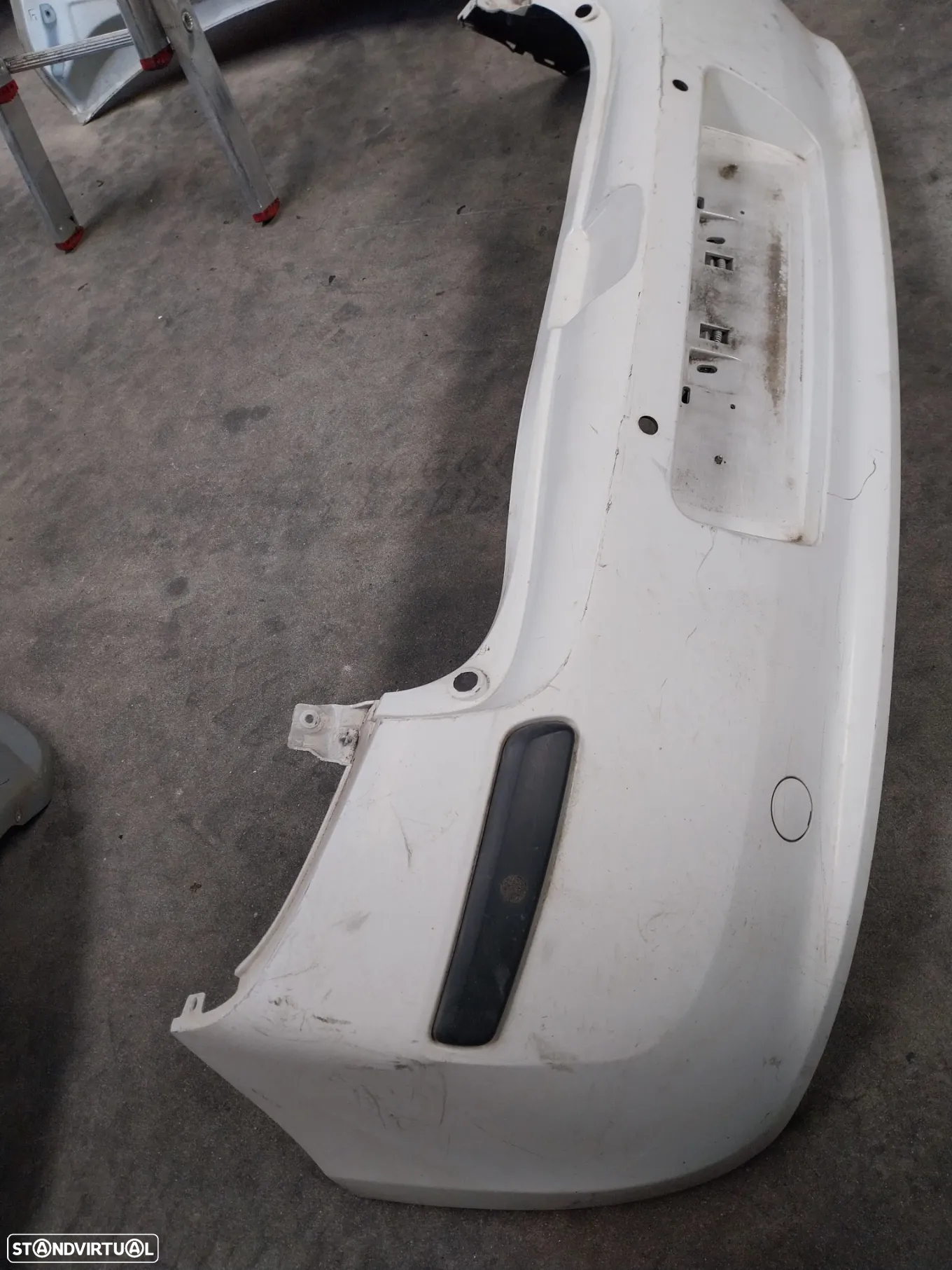 Para choques trás Renault Clio 3 ref: 8200 402 320 - 3