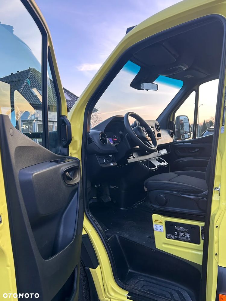 Mercedes-Benz Sprinter - 10