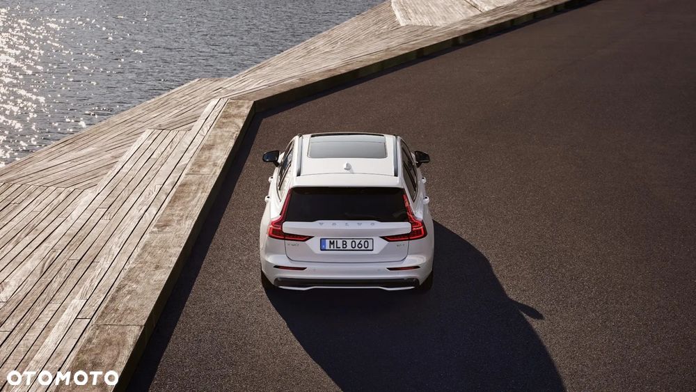 Volvo V60 B4 B Plus Dark - 3