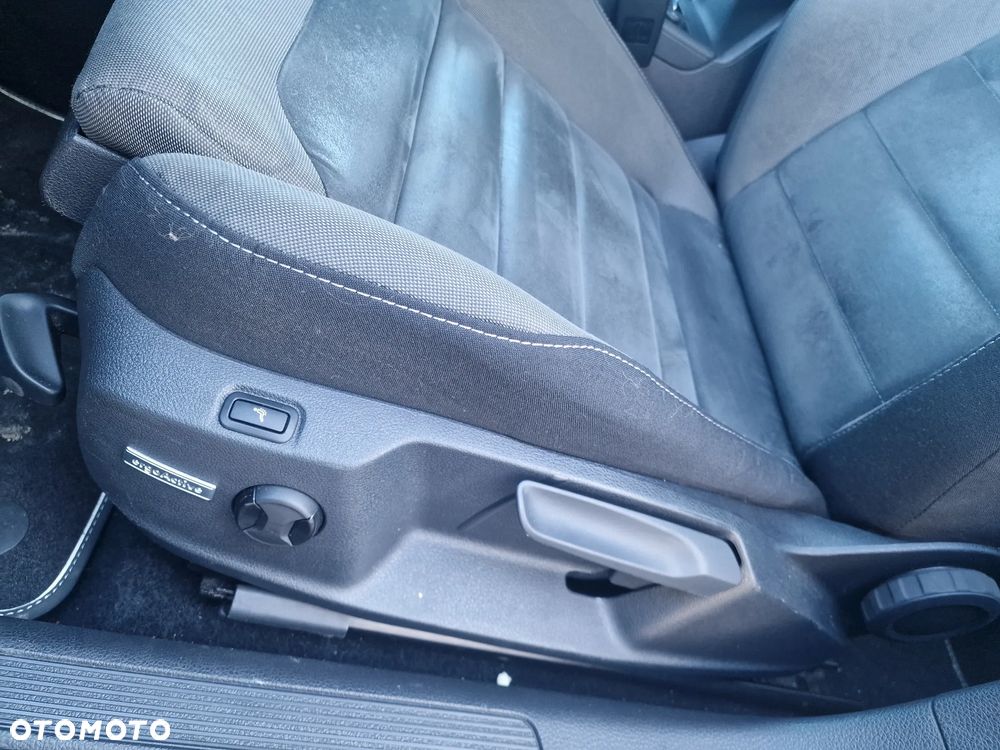 Volkswagen Golf - 12