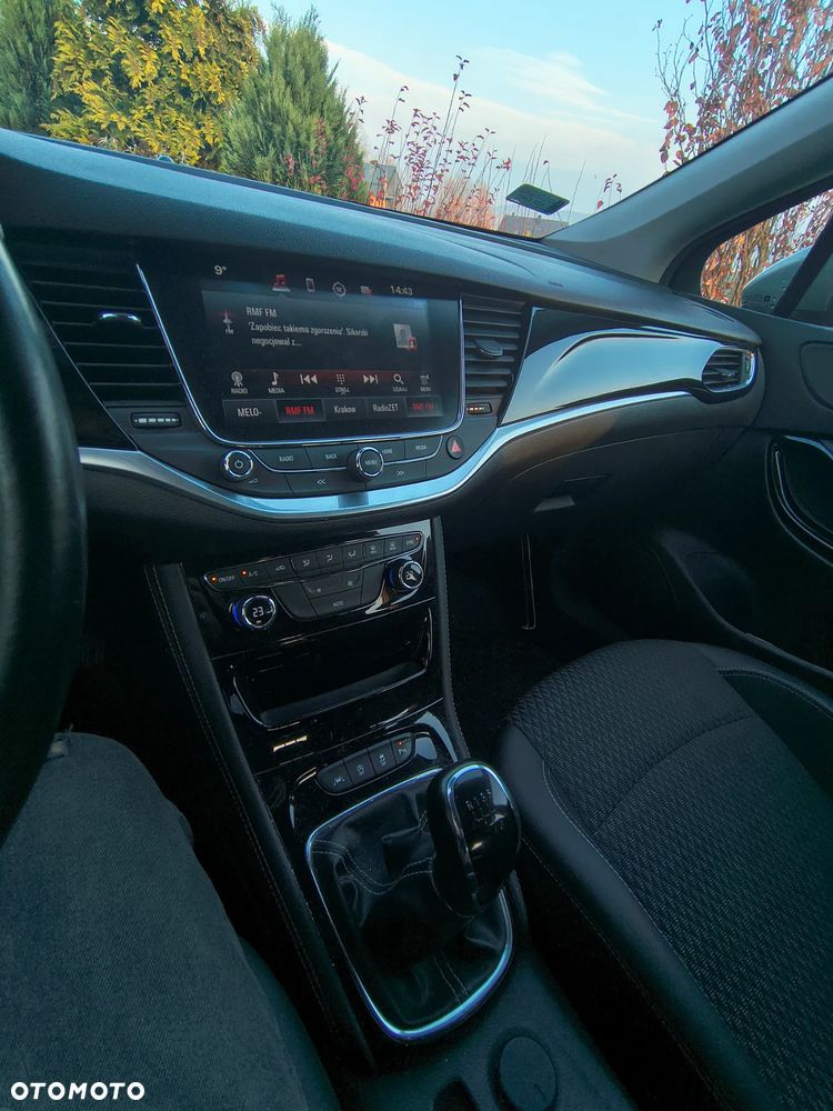 Opel Astra 1.4 T Dynamic - 18