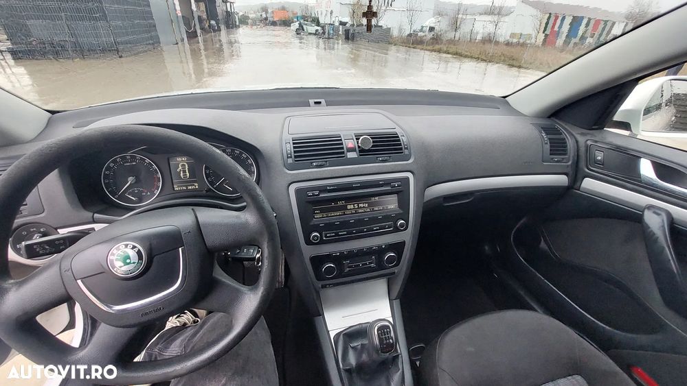 Skoda Octavia Combi 2.0 TDI DPF 4x4 AllDrive - 6