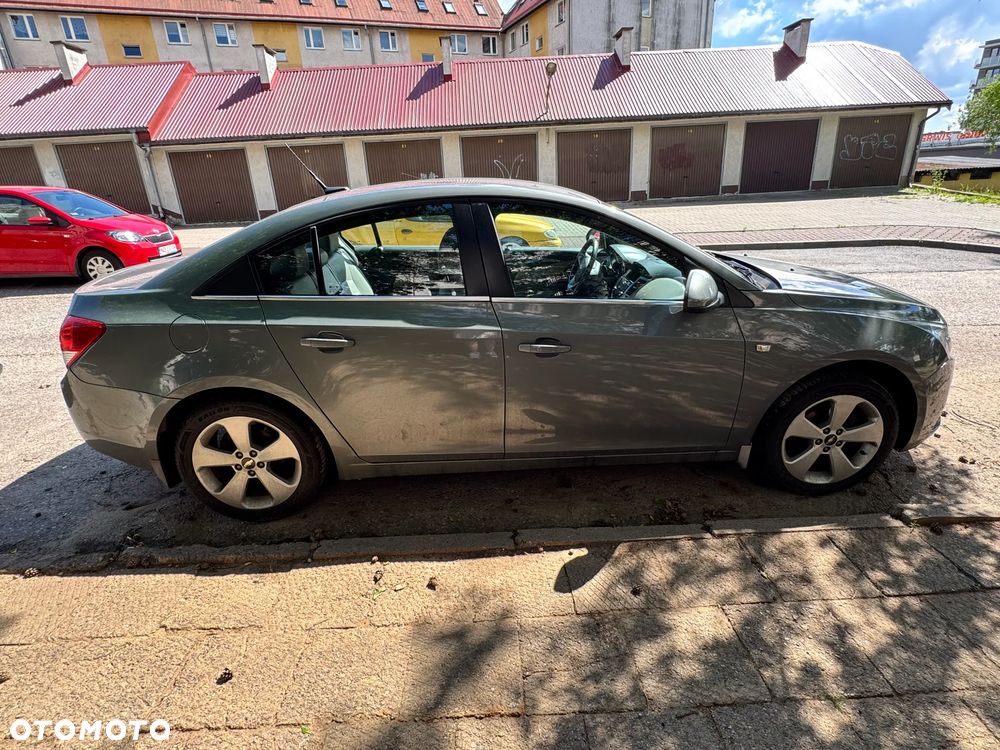 Chevrolet Cruze 1.8 LT - 2